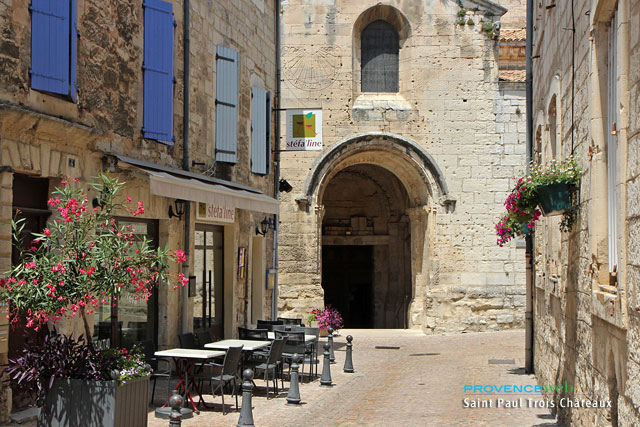 Photos HD de Saint Paul Trois Châteaux Provence Web